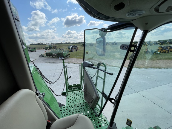 2022 John Deere S790 Combine