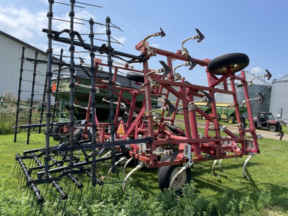 Wil-Rich 2800 Field Cultivator