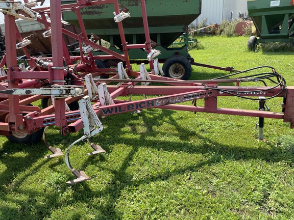 Wil-Rich 2800 Field Cultivator