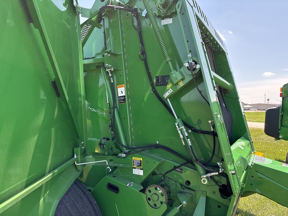 2022 John Deere 560M Baler/Round