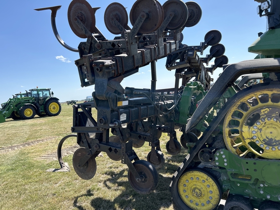 Hiniker 1000 Field Cultivator