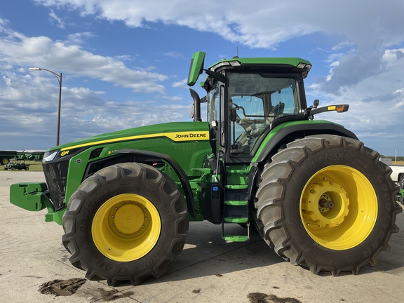 2023 John Deere 8R 340 Tractor