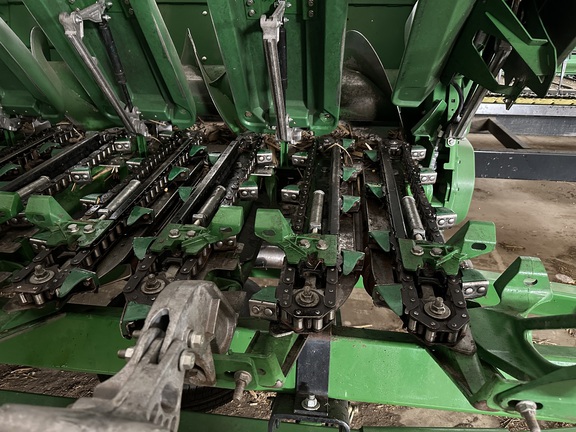 2021 John Deere C12R Header Corn Head