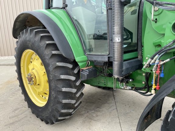 2004 John Deere 7420 Tractor