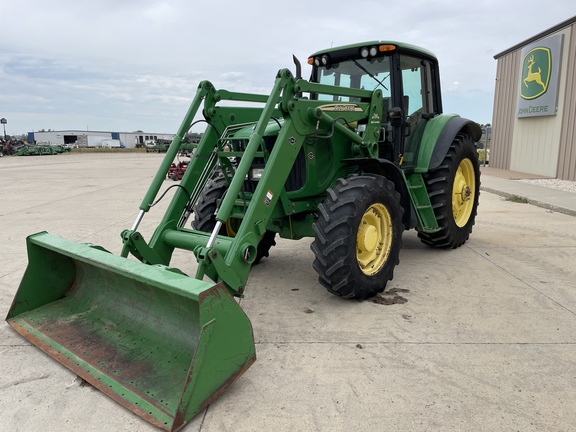 2004 John Deere 7420 Tractor