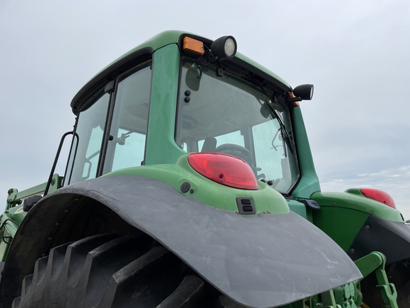 2004 John Deere 7420 Tractor