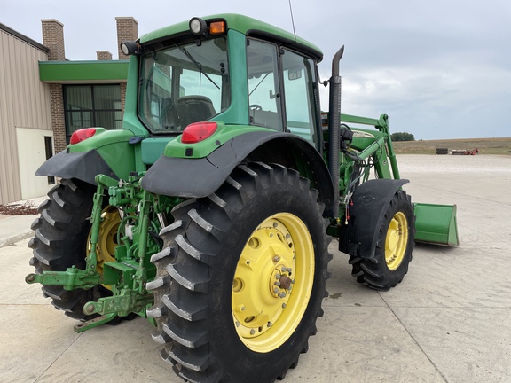 2004 John Deere 7420 Tractor