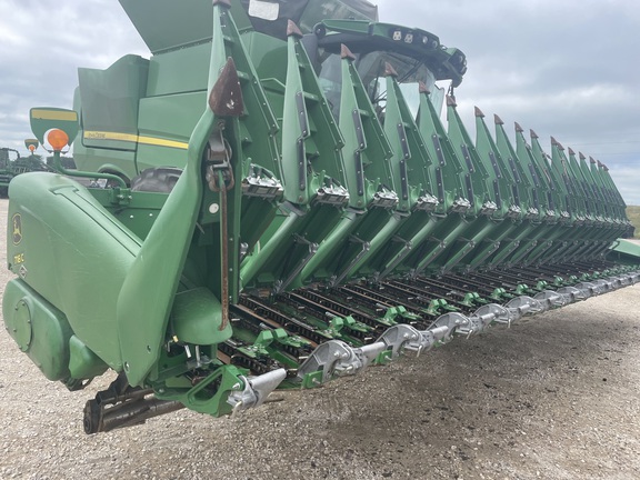 2018 John Deere 718C Header Corn Head