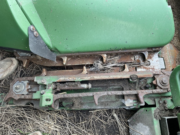 2010 John Deere 608C Header Corn Head