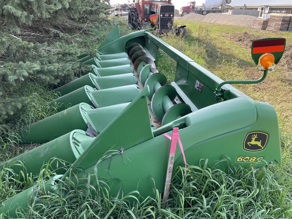 2010 John Deere 608C Header Corn Head