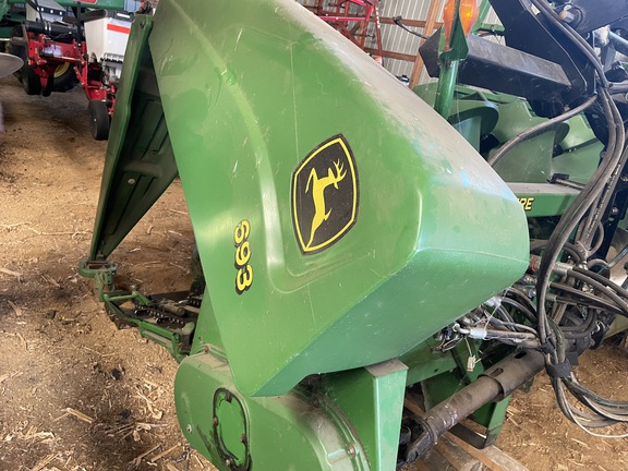 2004 John Deere 693 Header Corn Head