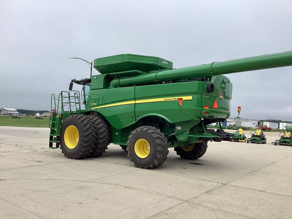 2024 John Deere S770 Combine