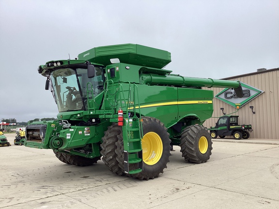 2024 John Deere S770 Combine