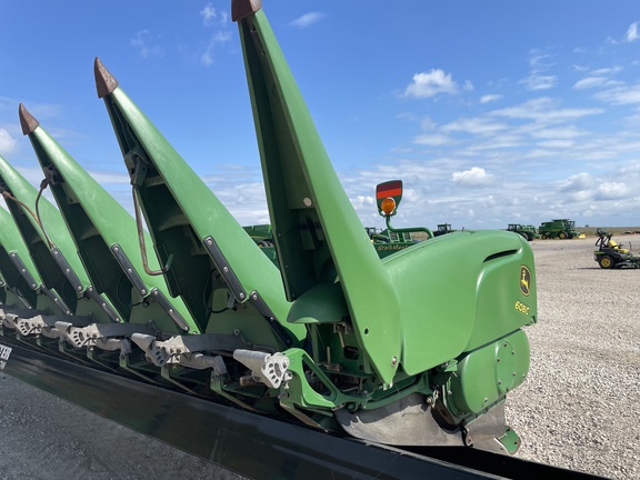 2009 John Deere 608C StalkMaster Header Corn Head