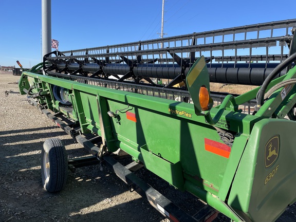 2009 John Deere 630F Header Combine