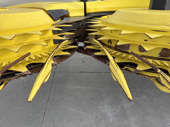 2023 John Deere 772 Header Forage