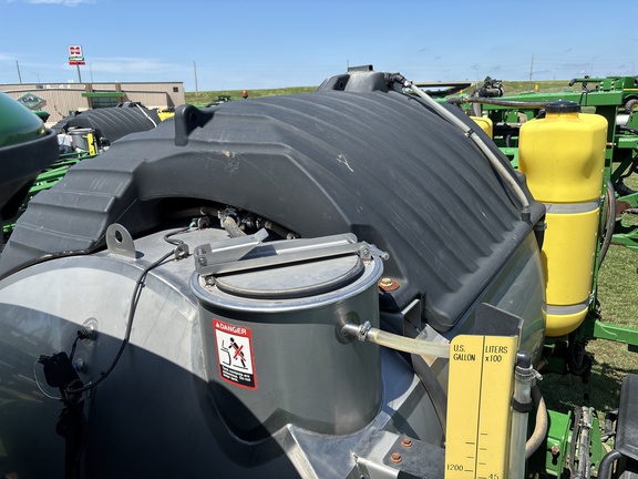 2017 John Deere R4045 Sprayer/High Clearance