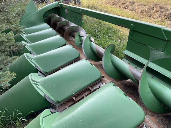 2010 John Deere 608C Header Corn Head