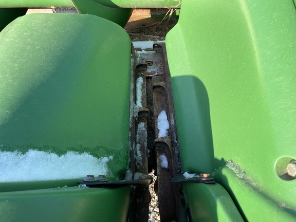 2010 John Deere 608C Header Corn Head