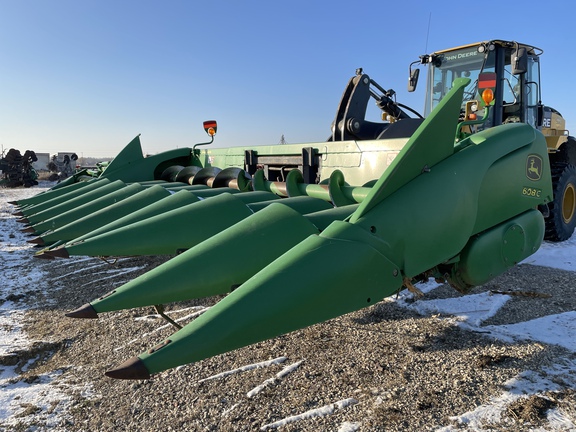 2010 John Deere 608C Header Corn Head