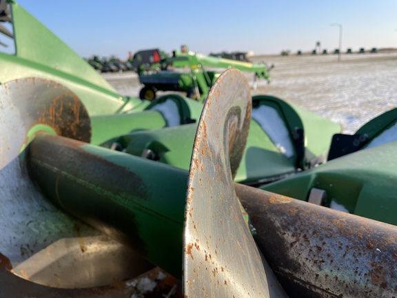 2010 John Deere 608C Header Corn Head