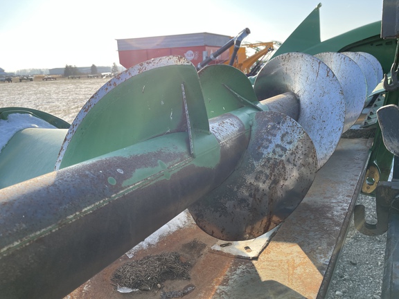 2010 John Deere 608C Header Corn Head