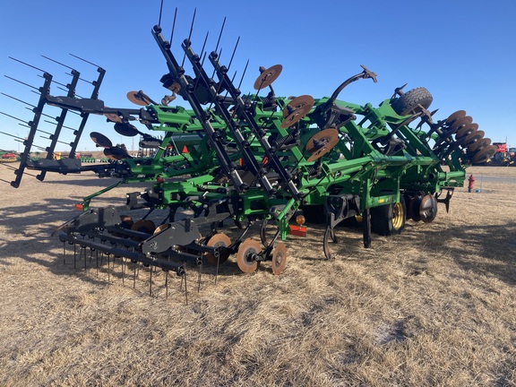 2015 John Deere 2730 Disk Ripper