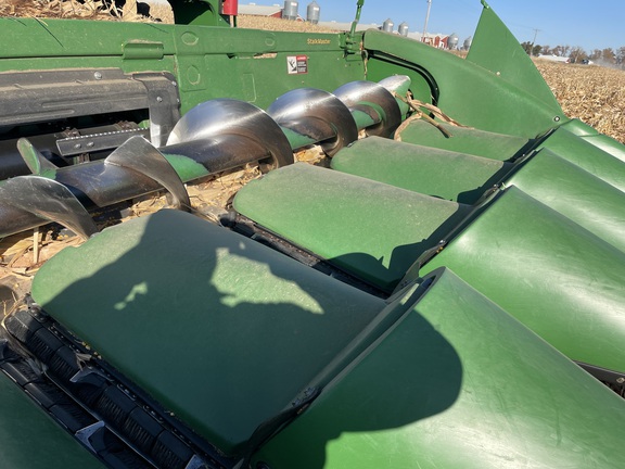 2013 John Deere 608C Header Corn Head