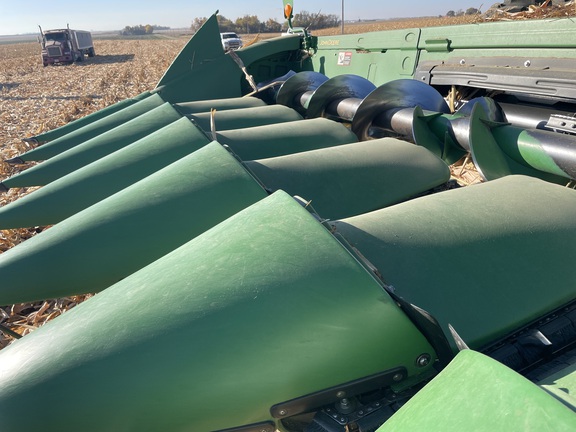 2013 John Deere 608C Header Corn Head