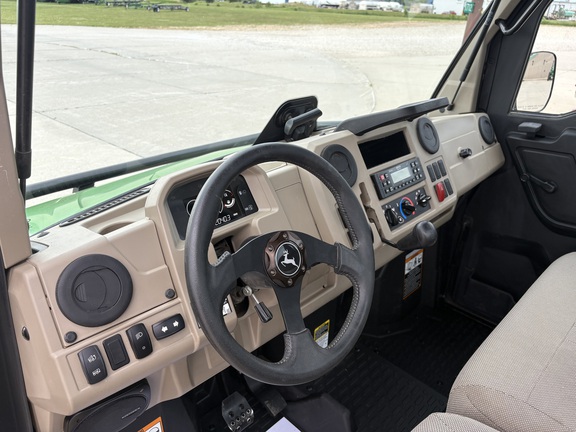 2024 John Deere XUV 835R ATV