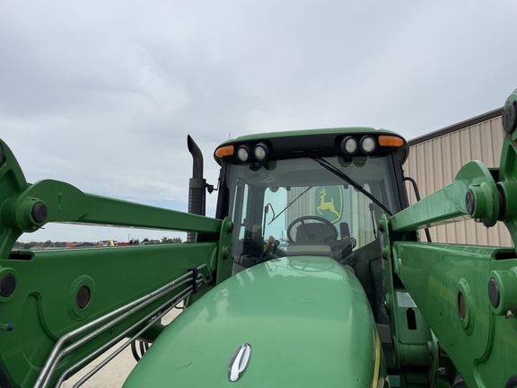 2004 John Deere 7420 Tractor