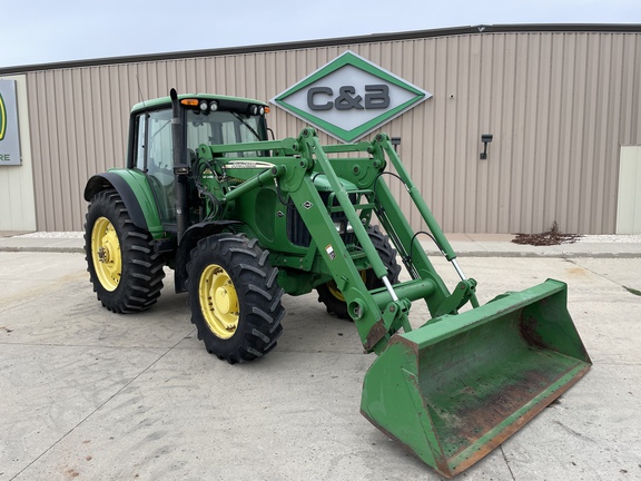 2004 John Deere 7420 Tractor