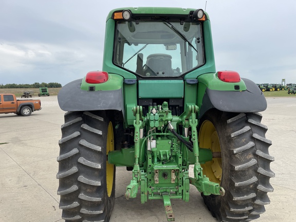 2004 John Deere 7420 Tractor