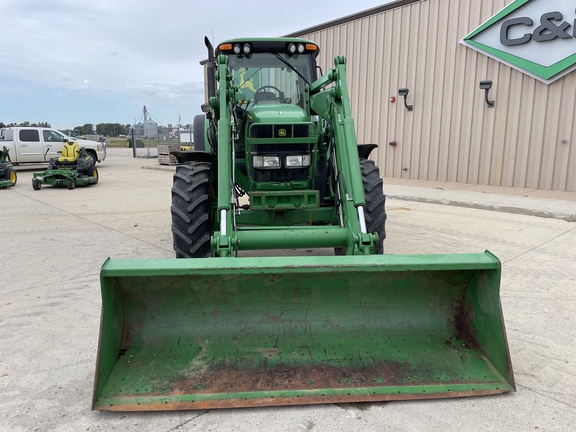 2004 John Deere 7420 Tractor