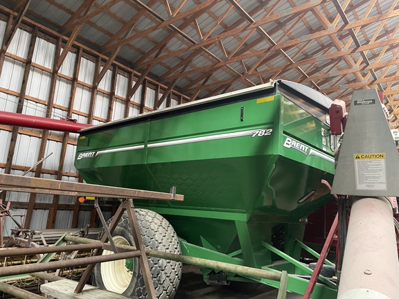 2014 Brent 782 Grain Cart