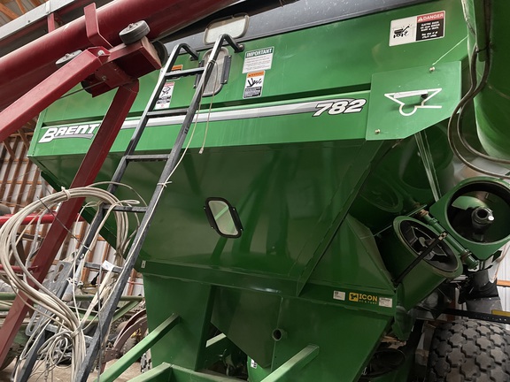 2014 Brent 782 Grain Cart