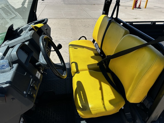 2022 John Deere XUV 835M ATV