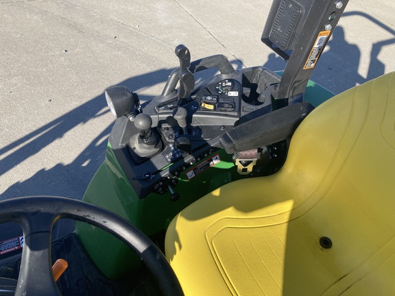 2020 John Deere 2032R Tractor Compact