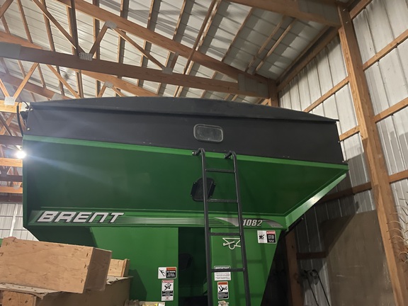 2012 Brent 1082 Grain Cart