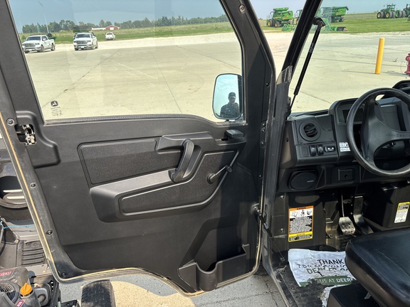 2023 John Deere XUV 835M ATV