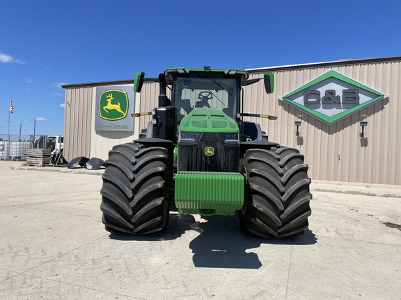 2022 John Deere 8R 370 Tractor