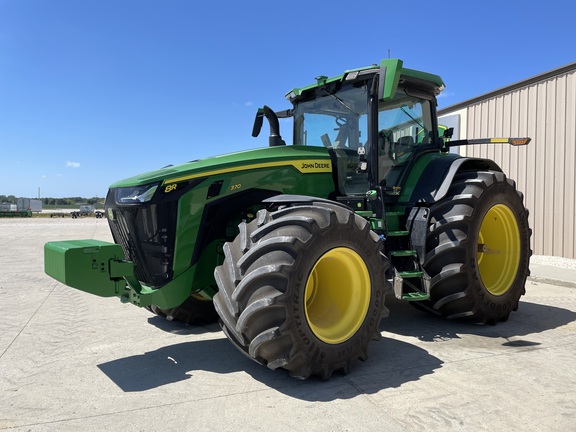 2022 John Deere 8R 370 Tractor