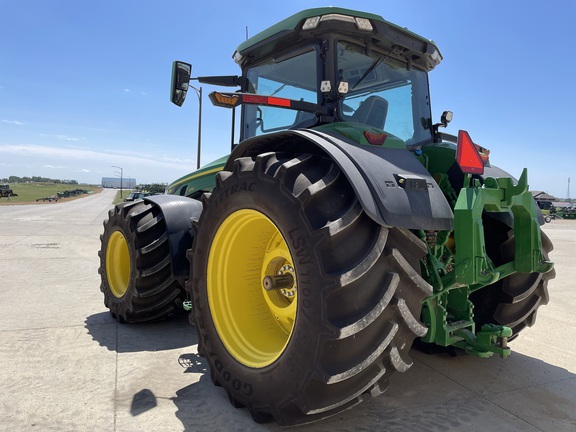 2022 John Deere 8R 370 Tractor