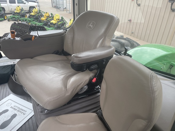 2014 John Deere 9560R Tractor 4WD