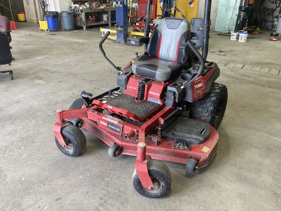 2019 Toro 2000 Series Mower/Zero Turn