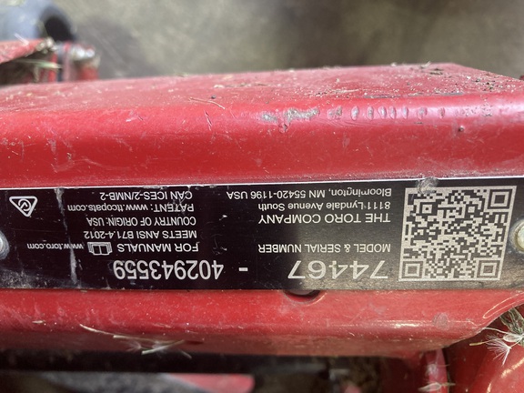 2019 Toro 2000 Series Mower/Zero Turn
