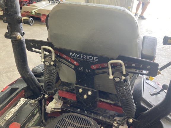 2019 Toro 2000 Series Mower/Zero Turn