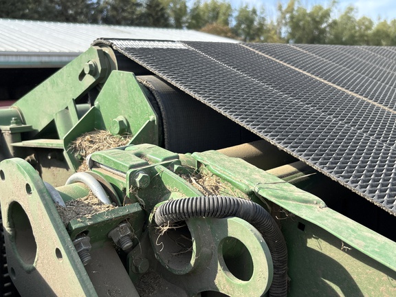 2019 John Deere 560M Baler/Round