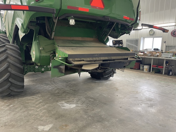 2022 John Deere X9 1000 Combine