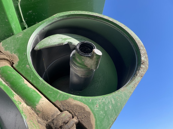 2010 Brent 782 Grain Cart